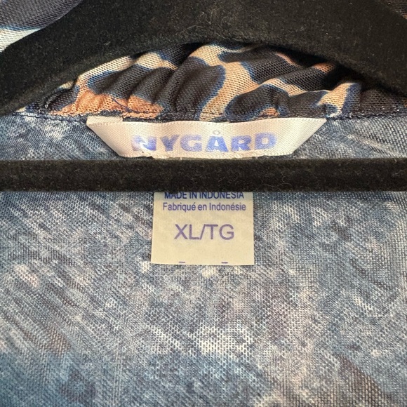 Peter Nygard Women's Leopard Print Button Down Shirt - Blue and Black - Picture 2 of 2